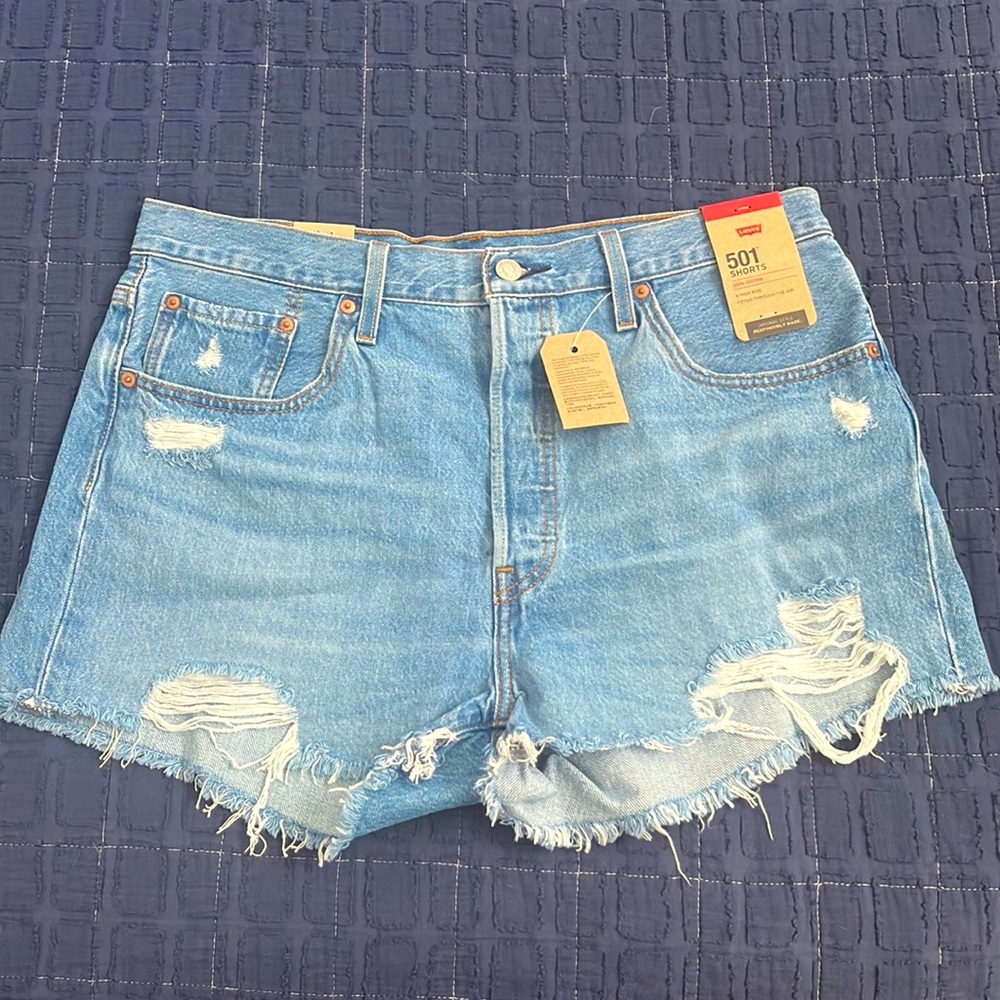 Levi’s 501 shorts size 33 (runs small) closer to a 30 or 31